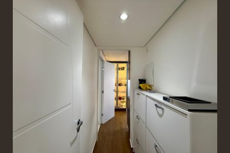 Apartamento à venda com 148m², 3 quartos e 3 vagasCorredor Cozinha 