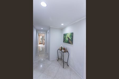 Casa para alugar com 300m², 4 quartos e 2 vagas Casa para alugar com 300m², 4 quartos e 2 vagasCorredor