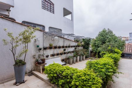 Casa para alugar com 300m², 4 quartos e 2 vagas Casa para alugar com 300m², 4 quartos e 2 vagasQuintal