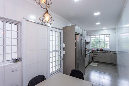 Casa para alugar com 300m², 4 quartos e 2 vagas Casa para alugar com 300m², 4 quartos e 2 vagasCozinha