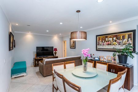 Casa para alugar com 300m², 4 quartos e 2 vagas Casa para alugar com 300m², 4 quartos e 2 vagasSala