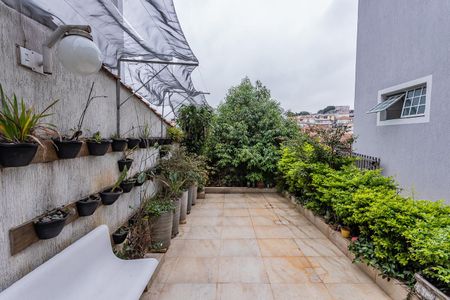 Casa para alugar com 300m², 4 quartos e 2 vagas Casa para alugar com 300m², 4 quartos e 2 vagasQuintal