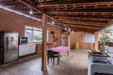Casa para alugar com 300m², 4 quartos e 2 vagas Casa para alugar com 300m², 4 quartos e 2 vagasEspaço Gourmet e área de serviço