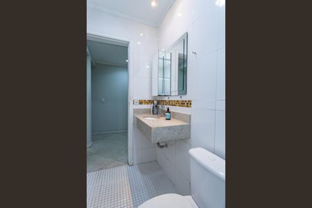 Casa para alugar com 300m², 4 quartos e 2 vagas Casa para alugar com 300m², 4 quartos e 2 vagasBanheiro social