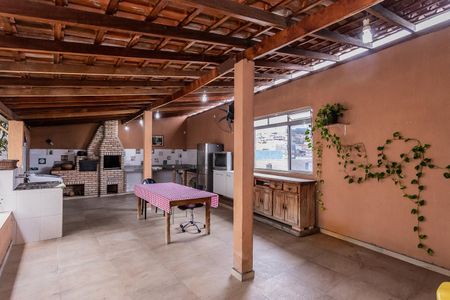 Casa para alugar com 300m², 4 quartos e 2 vagas Casa para alugar com 300m², 4 quartos e 2 vagasEspaço Gourmet e área de serviço