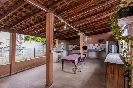 Casa para alugar com 300m², 4 quartos e 2 vagas Casa para alugar com 300m², 4 quartos e 2 vagasEspaço Gourmet e área de serviço