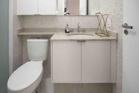 Apartamento à venda com 47m², 2 quartos e sem vaga Apartamento à venda com 47m², 2 quartos e sem vagaBanheiro