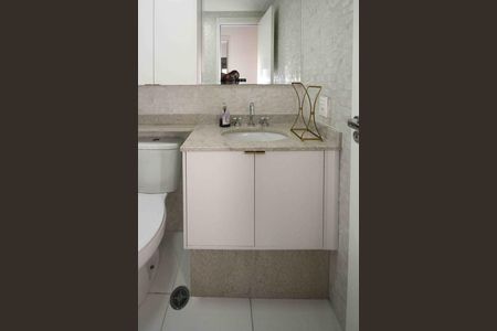 Apartamento à venda com 47m², 2 quartos e sem vaga Apartamento à venda com 47m², 2 quartos e sem vagaBanheiro