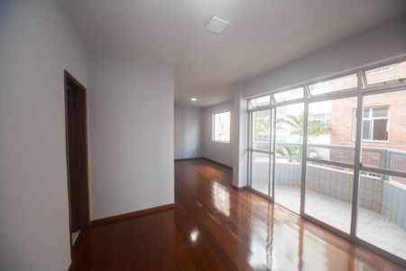 Apartamento à venda com 110m², 3 quartos e 2 vagas Apartamento à venda com 110m², 3 quartos e 2 vagassala
