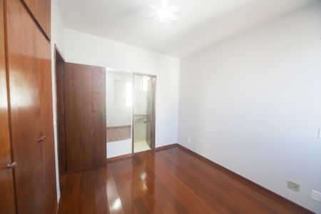 Apartamento à venda com 110m², 3 quartos e 2 vagas Apartamento à venda com 110m², 3 quartos e 2 vagassuite