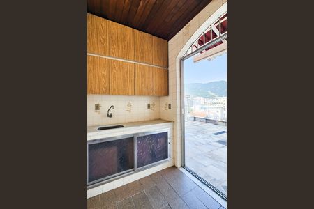 Apartamento à venda com 160m², 3 quartos e 2 vagasCobertura 