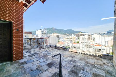 Apartamento à venda com 160m², 3 quartos e 2 vagasCobertura 