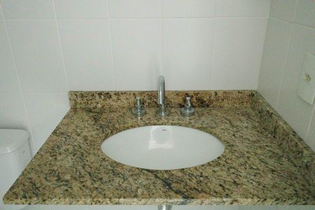 Apartamento à venda com 80m², 3 quartos e 2 vagasBanheiro da Suíte