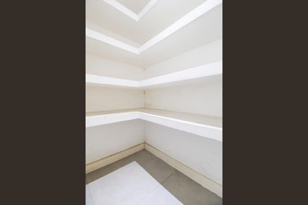 Casa de condomínio à venda com 524m², 6 quartos e 4 vagasDespensa