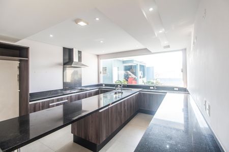 Casa de condomínio à venda com 524m², 6 quartos e 4 vagasCozinha