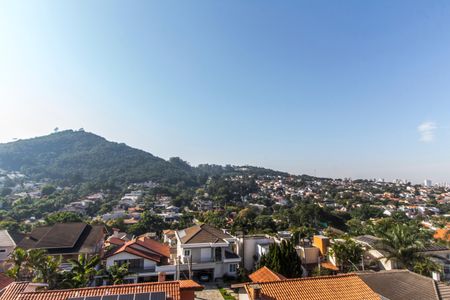 Casa de condomínio à venda com 524m², 6 quartos e 4 vagasVista