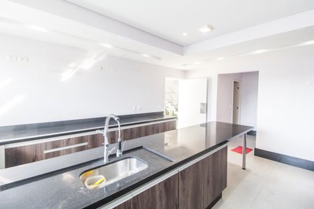 Casa de condomínio à venda com 524m², 6 quartos e 4 vagasCozinha