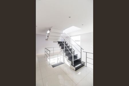 Casa de condomínio à venda com 524m², 6 quartos e 4 vagasSala