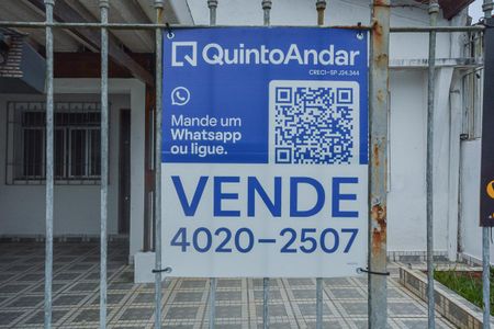 Casa à venda com 178m², 3 quartos e 1 vaga Casa à venda com 178m², 3 quartos e 1 vagaFachada