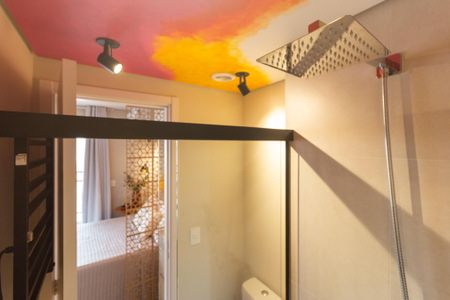 Banheiro de kitnet/studio para alugar com 1 quarto, 23m² em Paraíso, São Paulo