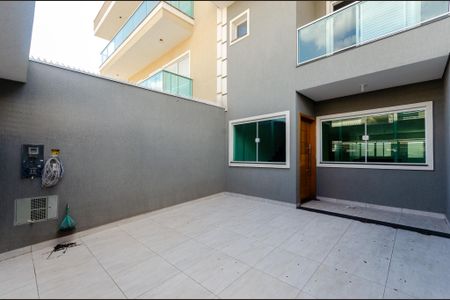 Casa à venda com 150m², 3 quartos e 2 vagas Casa à venda com 150m², 3 quartos e 2 vagasGaragem