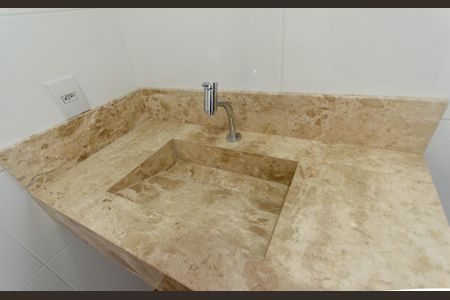 Casa à venda com 150m², 3 quartos e 2 vagas Casa à venda com 150m², 3 quartos e 2 vagasBanheiro da Suíte