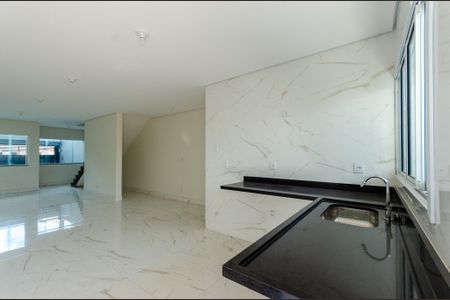 Casa à venda com 150m², 3 quartos e 2 vagas Casa à venda com 150m², 3 quartos e 2 vagasCozinha