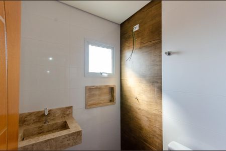 Casa à venda com 150m², 3 quartos e 2 vagas Casa à venda com 150m², 3 quartos e 2 vagasBanheiro