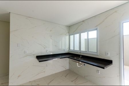 Casa à venda com 150m², 3 quartos e 2 vagas Casa à venda com 150m², 3 quartos e 2 vagasCozinha