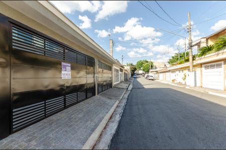 Casa à venda com 150m², 3 quartos e 2 vagas Casa à venda com 150m², 3 quartos e 2 vagasFachada