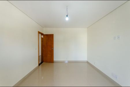 Casa à venda com 150m², 3 quartos e 2 vagas Casa à venda com 150m², 3 quartos e 2 vagasSuíte