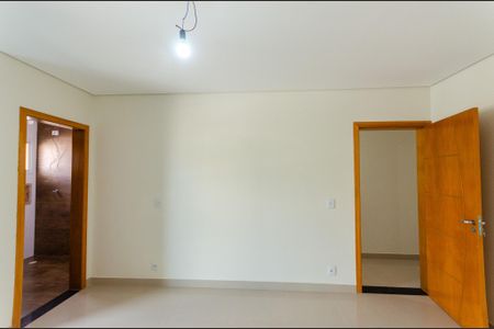 Casa à venda com 150m², 3 quartos e 2 vagas Casa à venda com 150m², 3 quartos e 2 vagasSuíte