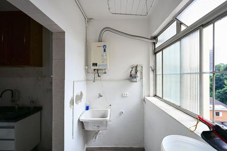 Apartamento à venda com 65m², 2 quartos e 1 vagaÁrea de Serviço 