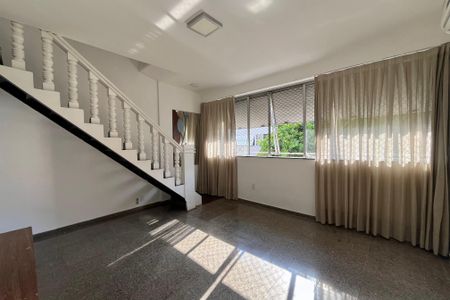 Sala  de apartamento para alugar com 3 quartos, 120m² em Copacabana, Rio de Janeiro