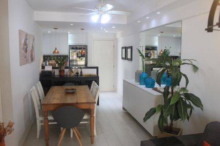 Apartamento à venda com 67m², 2 quartos e 1 vagaSala