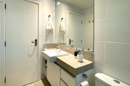 Apartamento à venda com 106m², 3 quartos e 3 vagasBanheiro da Suíte 1