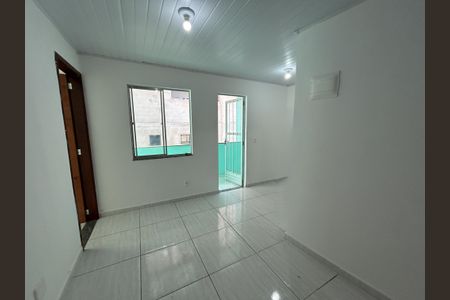 Sala de casa para alugar com 2 quartos, 52m² em Vila Valqueire, Rio de Janeiro