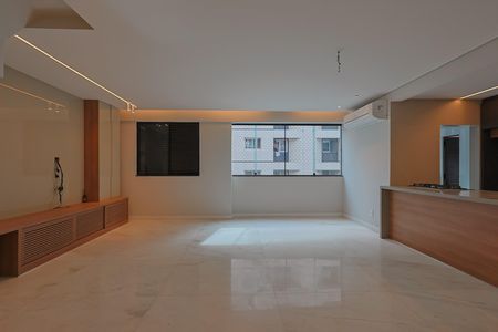 Apartamento à venda com 203m², 3 quartos e 3 vagas Apartamento à venda com 203m², 3 quartos e 3 vagasSala/cozinha