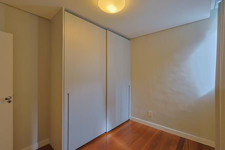 Apartamento à venda com 203m², 3 quartos e 3 vagas Apartamento à venda com 203m², 3 quartos e 3 vagasSuíte 2