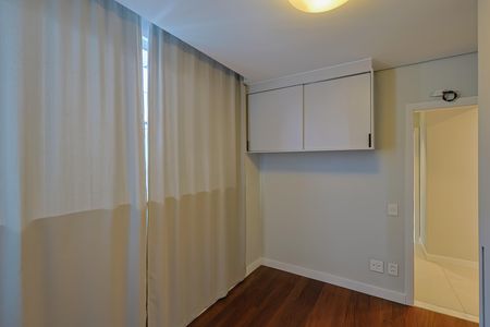 Apartamento à venda com 203m², 3 quartos e 3 vagas Apartamento à venda com 203m², 3 quartos e 3 vagasSuíte 2