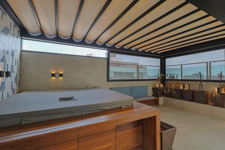 Apartamento à venda com 203m², 3 quartos e 3 vagas Apartamento à venda com 203m², 3 quartos e 3 vagasCobertura
