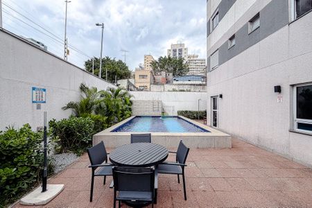 Studio à venda com 24m², 1 quarto e sem vaga Studio à venda com 24m², 1 quarto e sem vagaÁrea comum - Piscina
