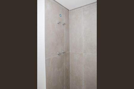 Banheiro de kitnet/studio à venda com 1 quarto, 18m² em Jardim Vera Cruz, São Paulo