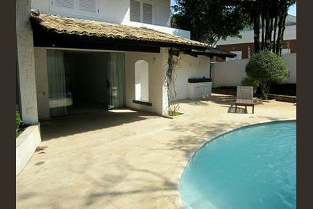 Casa para alugar com 3 quartos, 411m² em Jardim Guedala, São Paulo