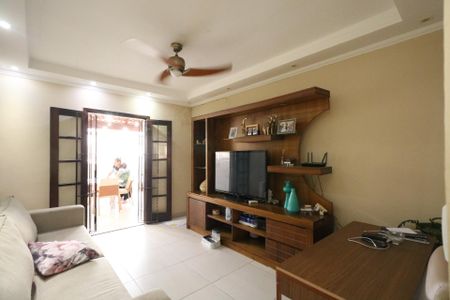 Sala de casa à venda com 3 quartos, 250m² em Vila Guacuri, Diadema