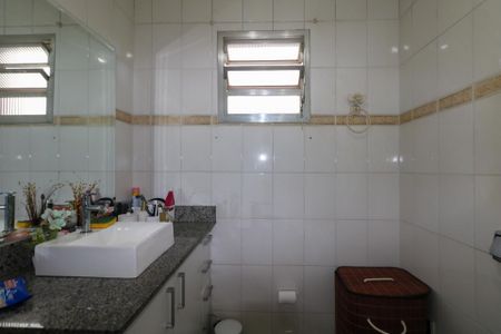 Casa à venda com 250m², 3 quartos e 2 vagasBanheiro 2