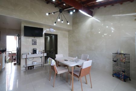 Casa à venda com 250m², 3 quartos e 2 vagasCozinha e Área de Serviço
