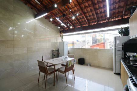 Casa à venda com 250m², 3 quartos e 2 vagasCozinha e Área de Serviço