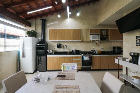 Casa à venda com 250m², 3 quartos e 2 vagasCozinha e Área de Serviço