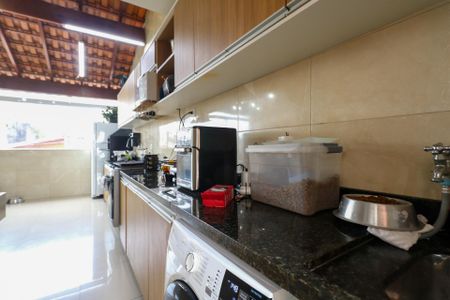 Casa à venda com 250m², 3 quartos e 2 vagasCozinha e Área de Serviço